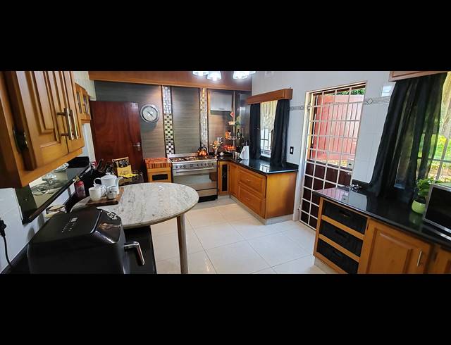 6 BEDROOM FREESTANDING FOR SALE IN ST MICHAELS ON SEA
